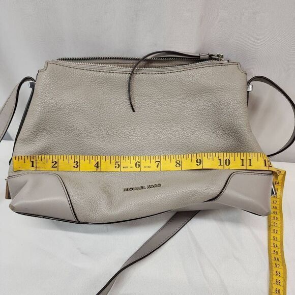 Michael Kors Crosby Medium Pebbled Leather Messenger Grey Crossbody Bag - Picture 8 of 12
